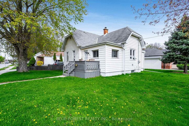 Property Photo:  30 Park Avenue E  ON N7M 3V5 