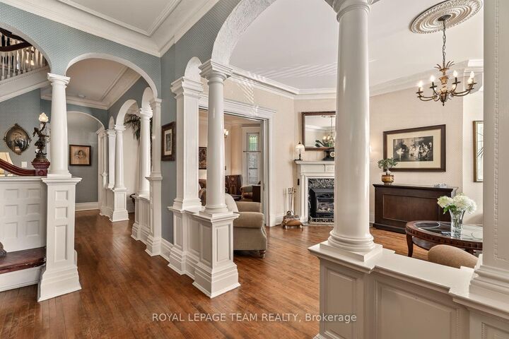 Property Photo: 525 King Edward Avenue ON K1N 7N3