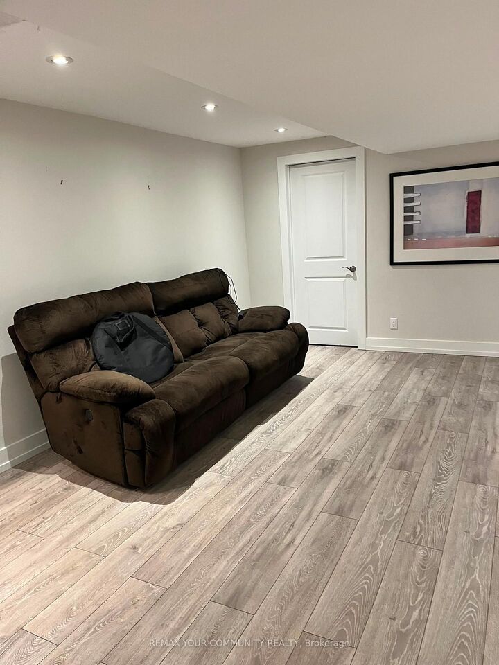 Property Photo:  315 Millard Avenue  ON L3Y 1Z3 