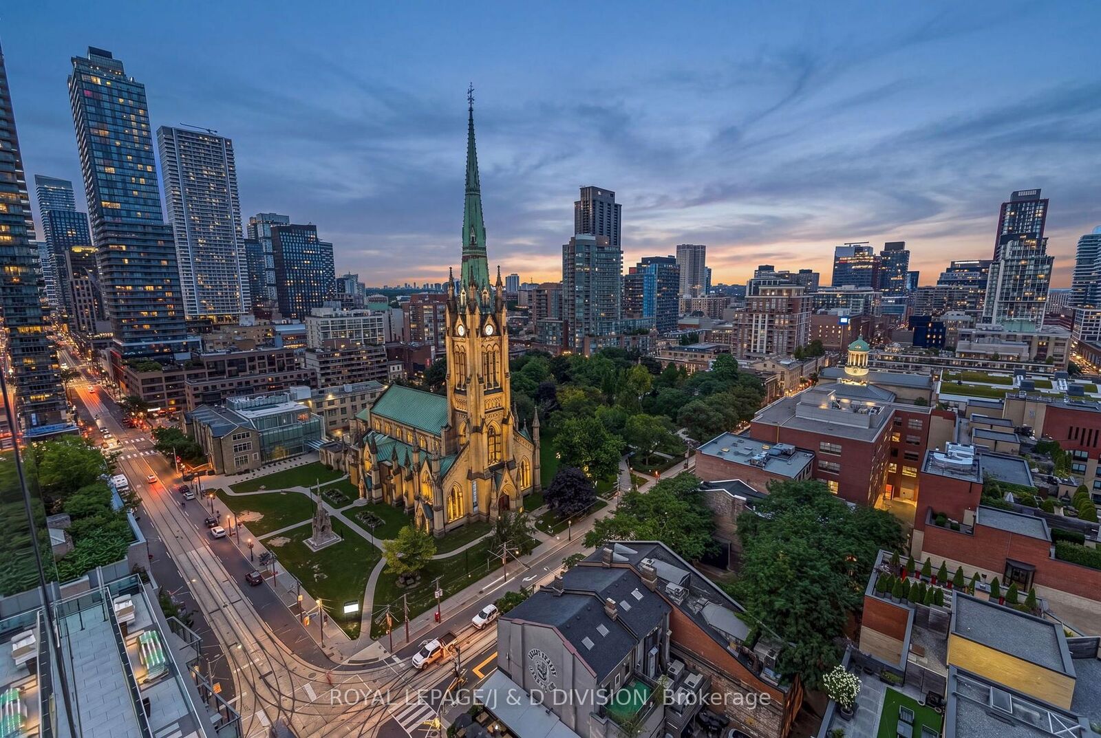 Property Photo: 60 Colborne Street 1702 ON M5E 0B7