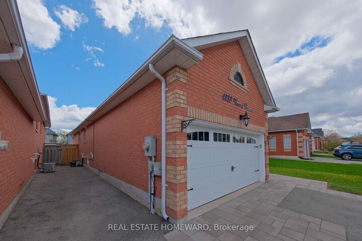 Property Photo: 1283 Vincent Crescent ON L9S 1Z6