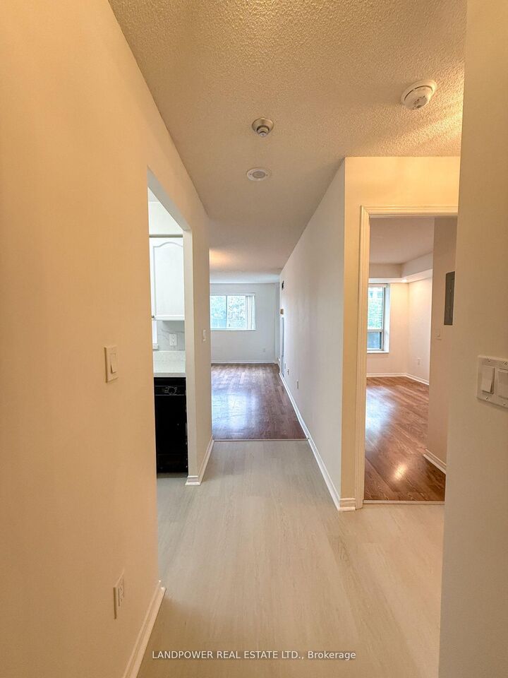 Property Photo: 3 Pemberton Avenue 206 ON M2M 4M1