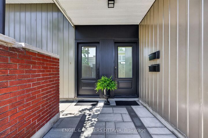 Property Photo:  2265 Samuel Drive  ON K1G 3C3 