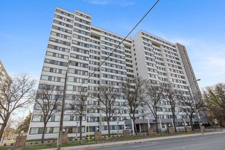 Property Photo: 3000 Bathurst Street 1501 ON M6B 3B4