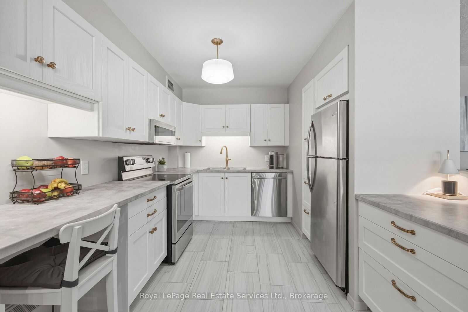 Property Photo:  15 Towering Heights Boulevard 102  ON L2T 3G7 