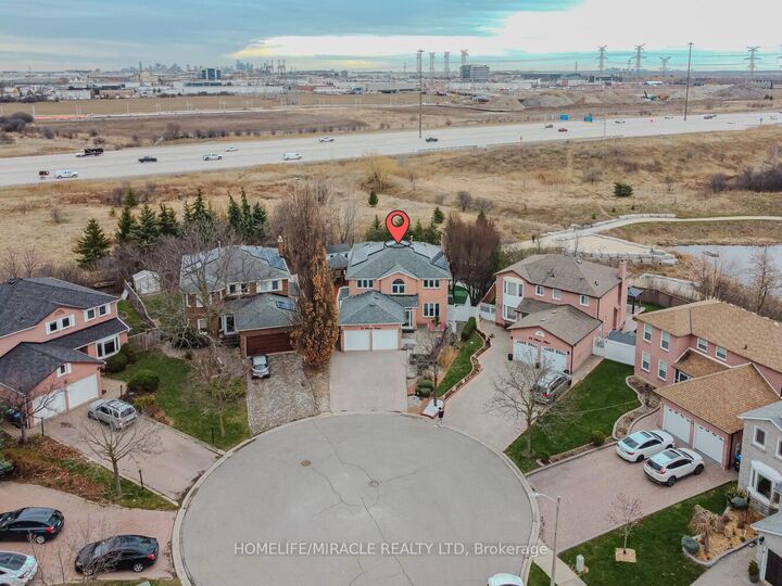 Property Photo:  32 Plover Place  ON L6W 4C4 