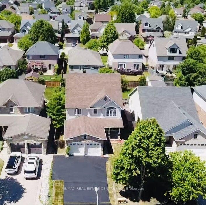 Property Photo:  43 Decaro Crescent  ON N3C 4N1 