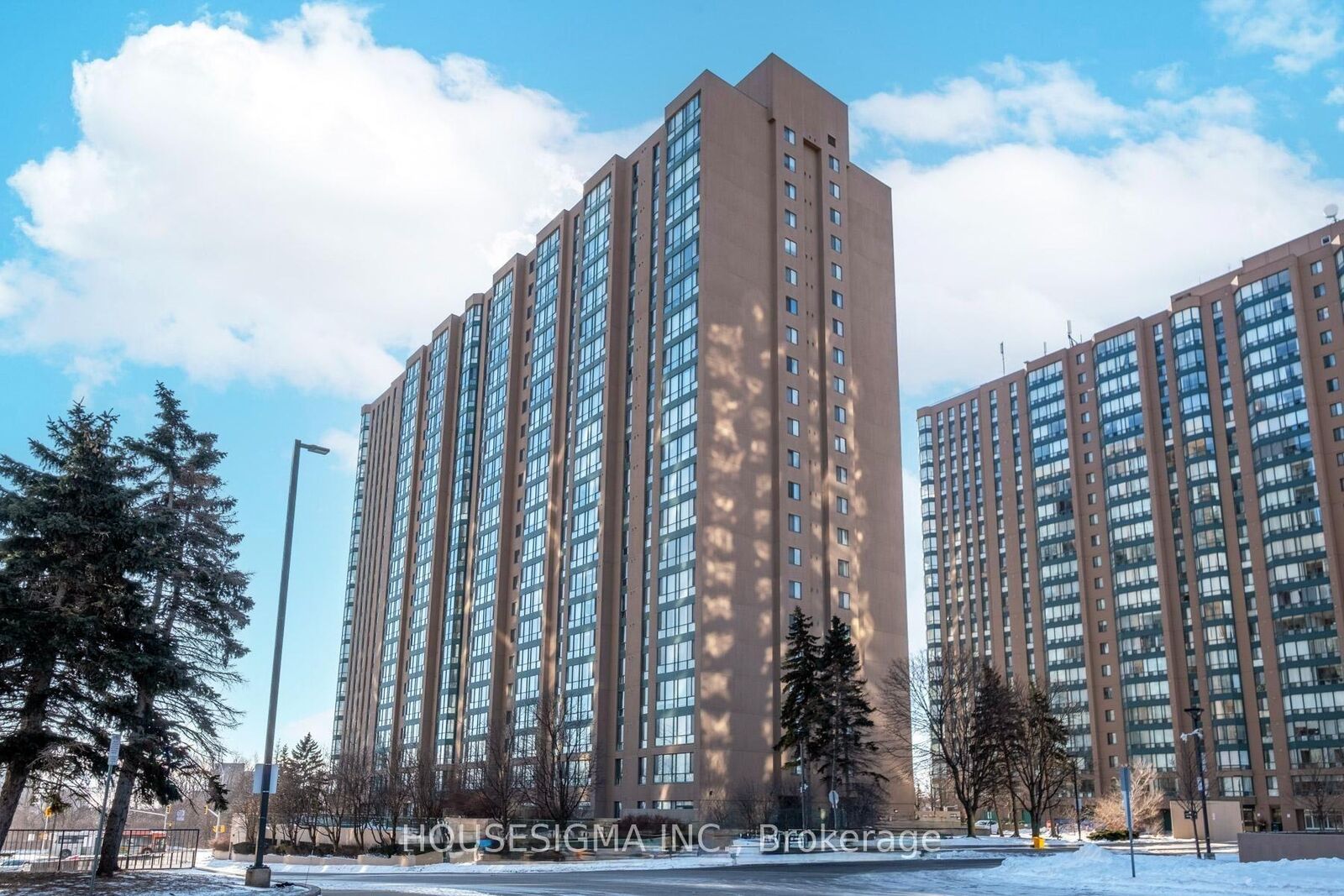 Photo de la propriété:  145 Hillcrest Avenue 807  ON L5B 3Z1 