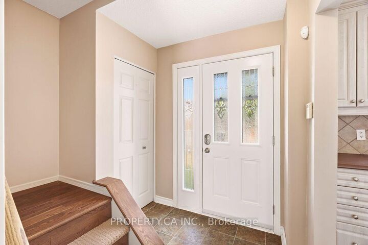 Property Photo:  127 Pickford Drive  ON K2L 2C3 
