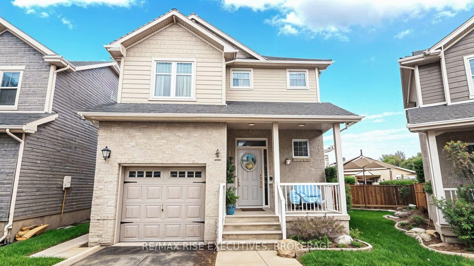 Property Photo:  724 Margaret Way  ON K7K 0B9 