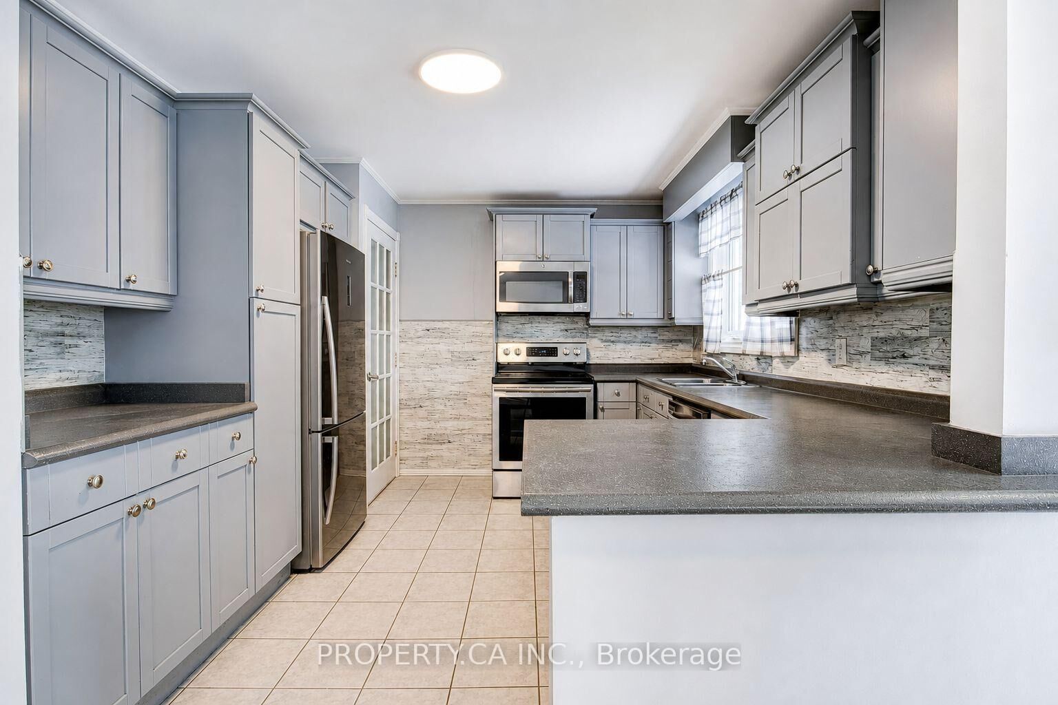 Property Photo:  71 Highpark Avenue Lower  ON N2C 2C3 