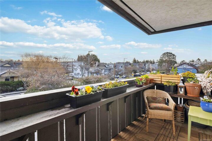 Property Photo: 964 Heywood Ave #211 BC V8V 2Y5