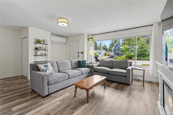 Property Photo: 1712 Robin Hill Dr BC V0R 2W0