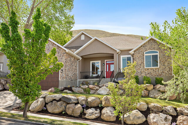 Property Photo: 394 E Brewster Dr UT 84020