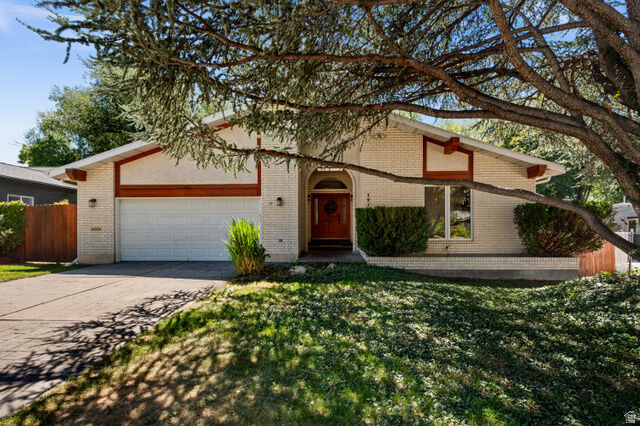 Property Photo: 1910 E Millcreek Way UT 84106