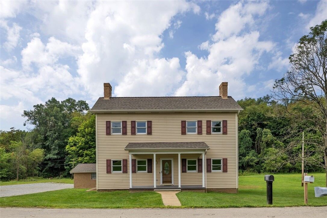 Property Photo: 690 Lakeview Drive PA 15301