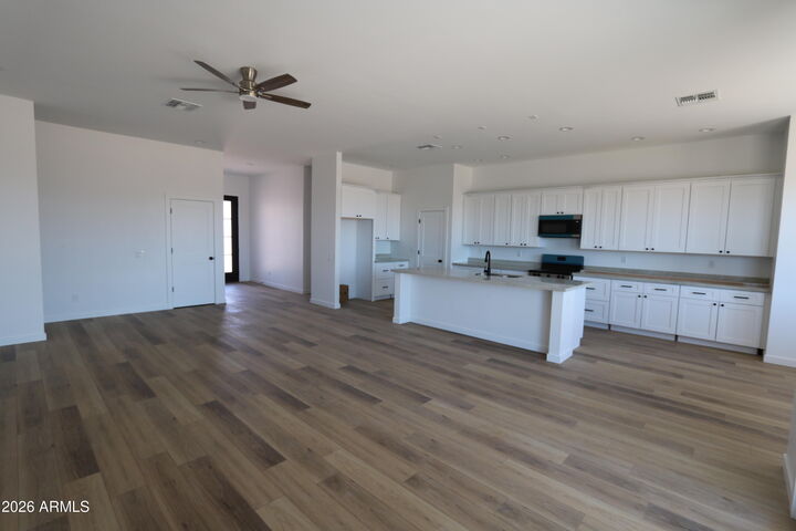 Property Photo: 25131 W Lowden Road AZ 85361