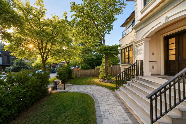 Property Photo: 4627 W 15th Avenue BC V6R 3B5