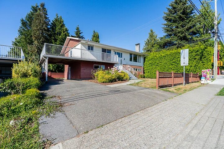 11595 75A Avenue — photo 1
