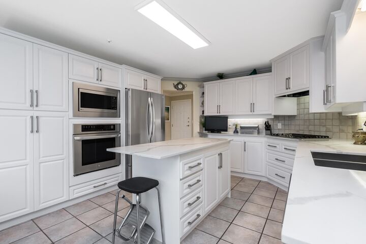 14934 Thrift Avenue 201 — photo 1