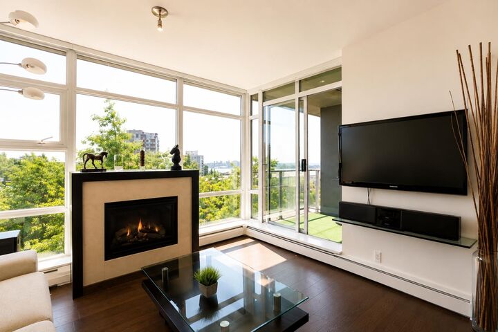 Property Photo:  158 W 13 Street 505  BC V7M 0A7 