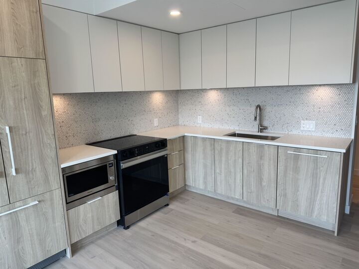 Property Photo: 1616 Lloyd Avenue 30* BC V7P 1S5