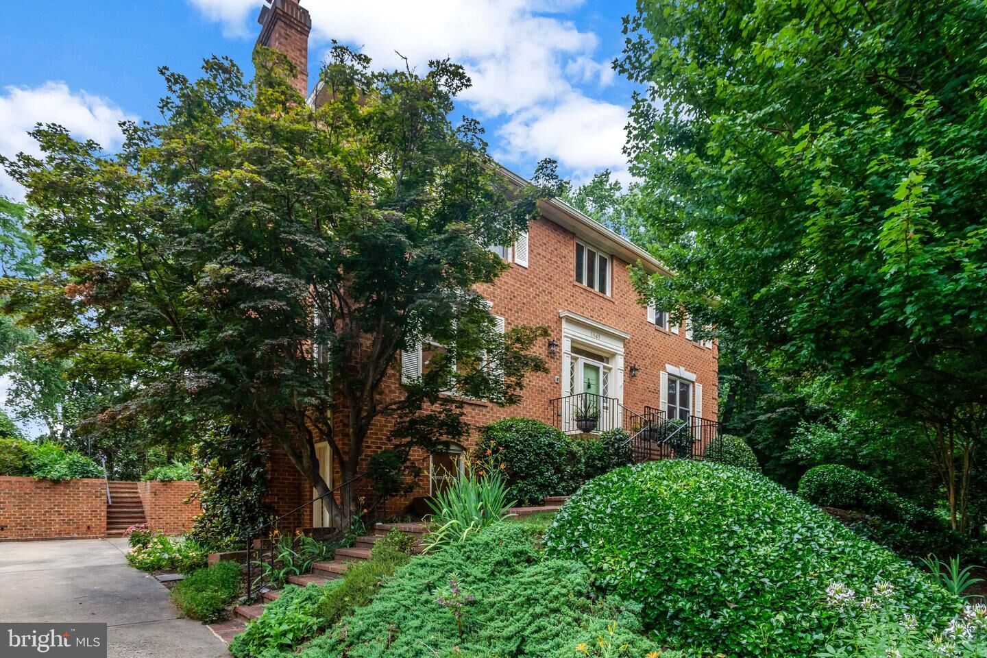 Property Photo:  3845 N Tazewell Street  VA 22207 