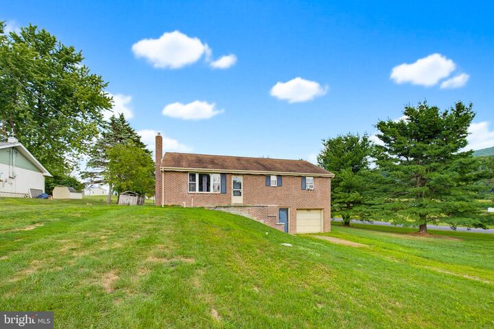 Property Photo: 211 Kocher Lane PA 17023