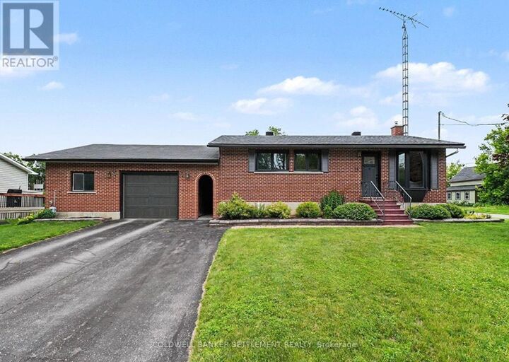 Property Photo:  14 Baynes Street  ON K7H 1R1 