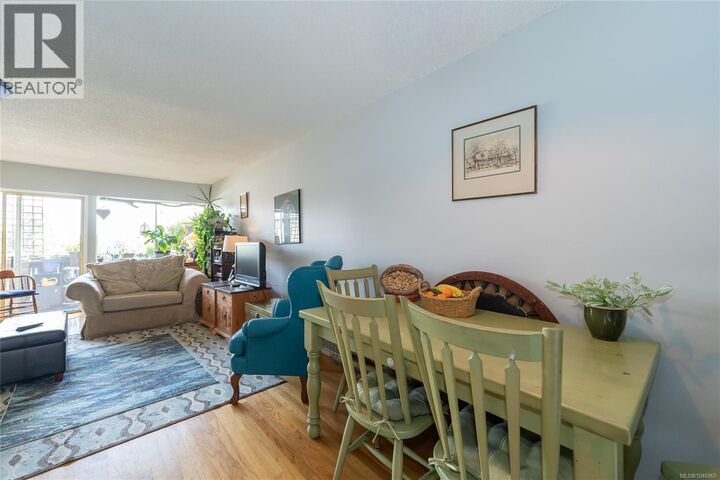 Property Photo:  964 Heywood Avenue 414  BC V8V 2Y5 