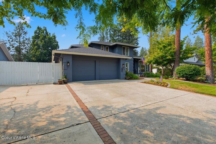 Property Photo:  5124 E Shoreline Dr  ID 83854 