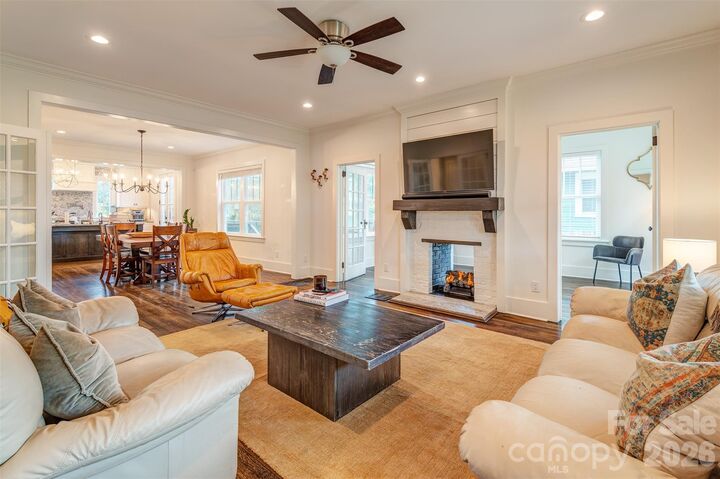 Property Photo:  43 Walton Street  NC 28801 