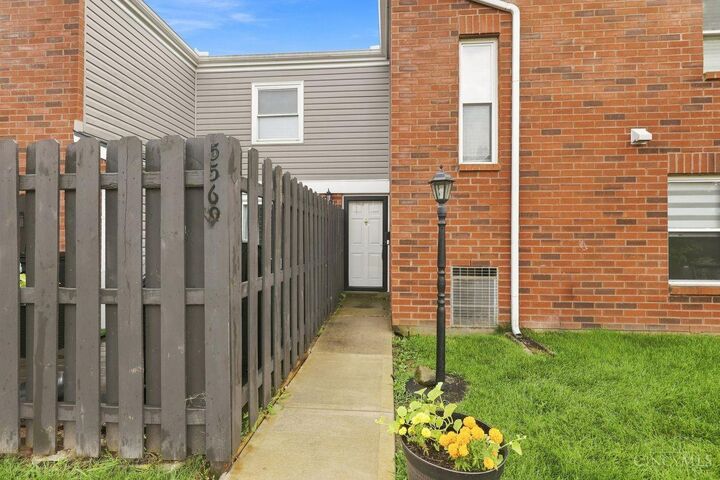Property Photo: 5569 Hummock Road OH 45426