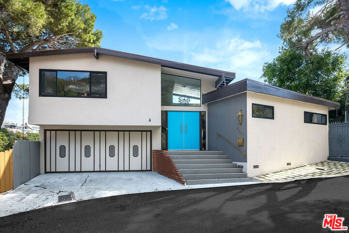 Property Photo:  9234 Kinglet Dr  CA 90069 
