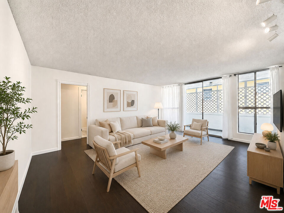 Property Photo:  1111 Euclid St, Unit 104  CA 90403 