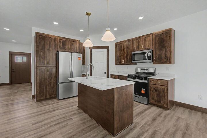 Property Photo:  867 Fairway Drive  OH 43028 