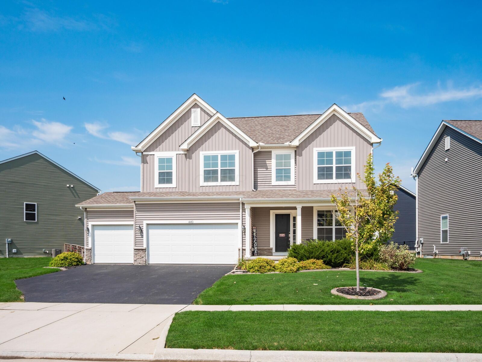 Property Photo: 440 Oakland Hills Loop OH 43116