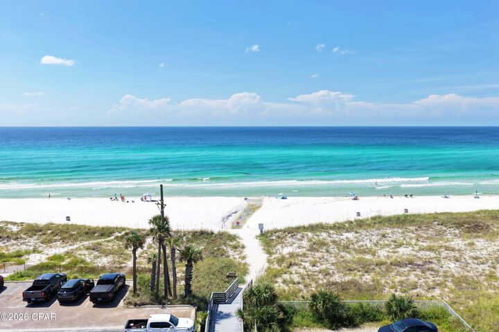 Property Photo:  613 Poinsettia Court  FL 32413 