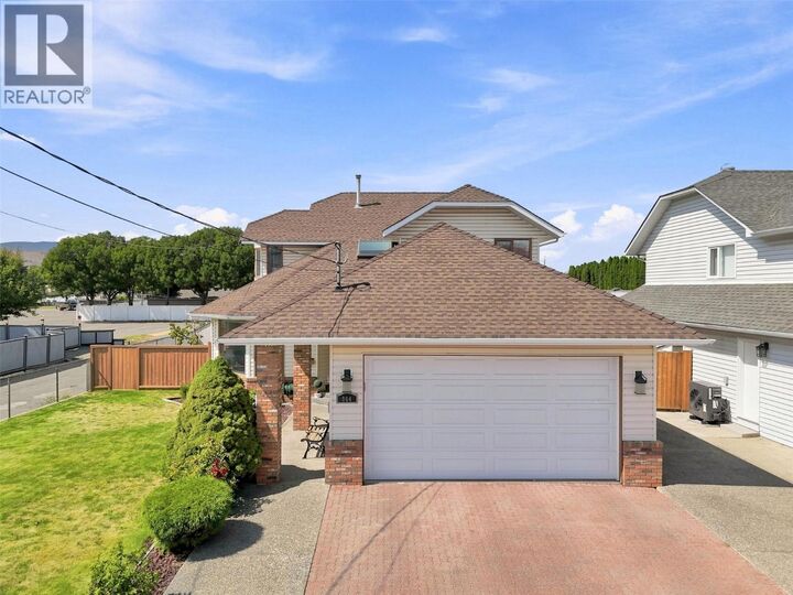 Property Photo: 864 Nicolani Drive BC V2B 5B3