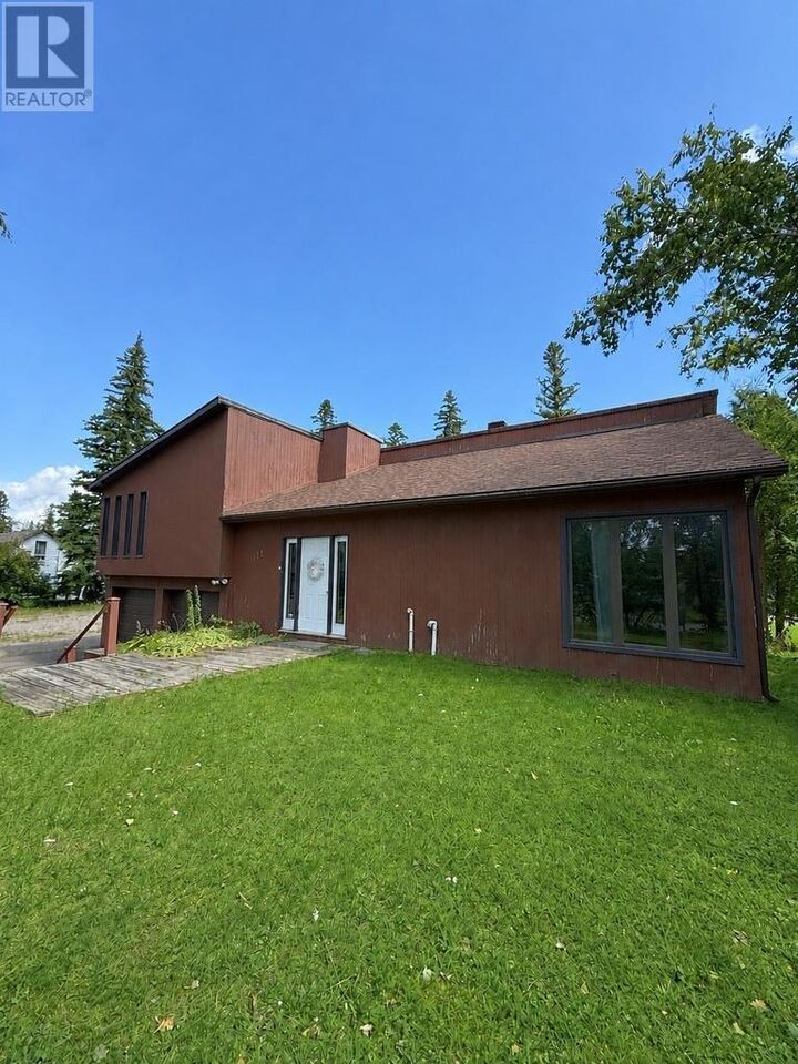 Property Photo:  109-111 Hillcrest Rd  ON P0T 2A0 