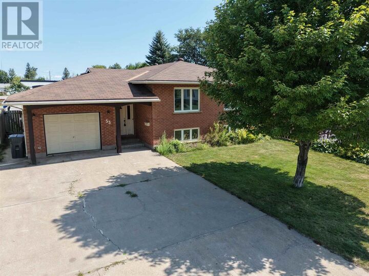 53 Robin St — photo 1
