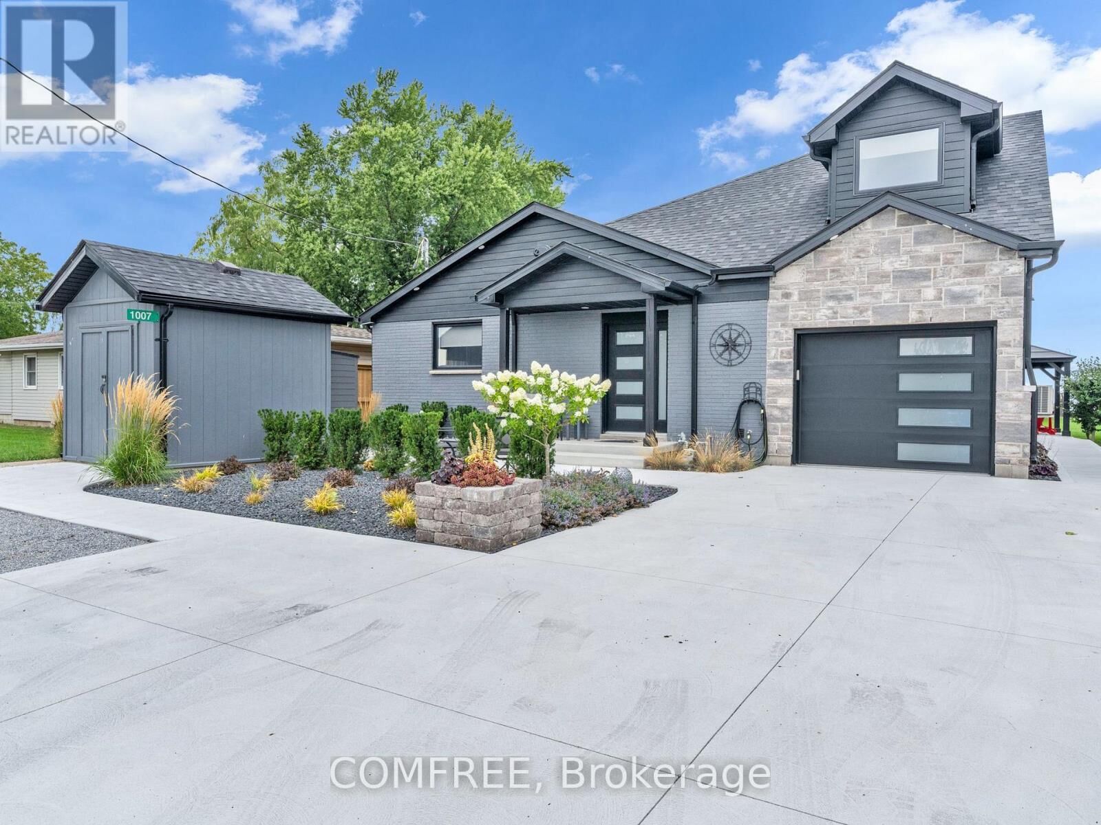 Property Photo: 1007 Lakeshore Park ON N8L 0G3
