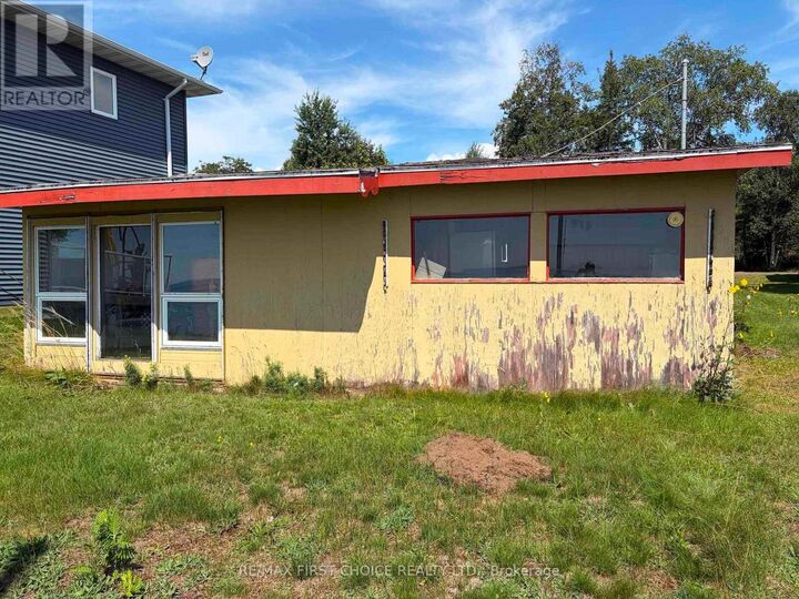 Property Photo:  641 Pebbly Beach Road  ON P7A 0X6 