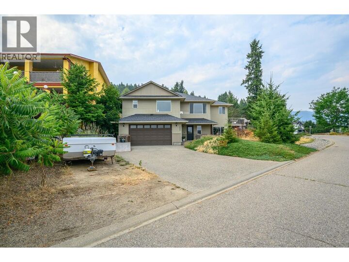 Property Photo:  2040 Skyview Crescent  BC V0E 2G0 