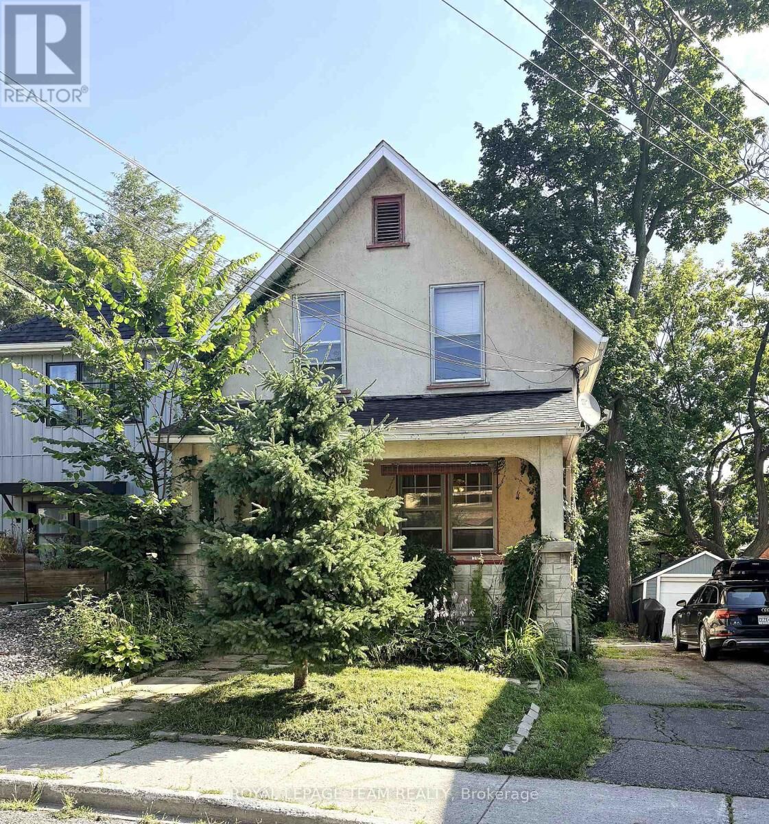 Property Photo: 17 Adelaide Street ON K1S 3R9