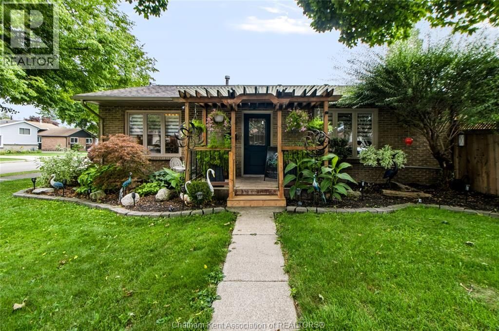Property Photo: 26 Earl Drive ON N7M 5Z3