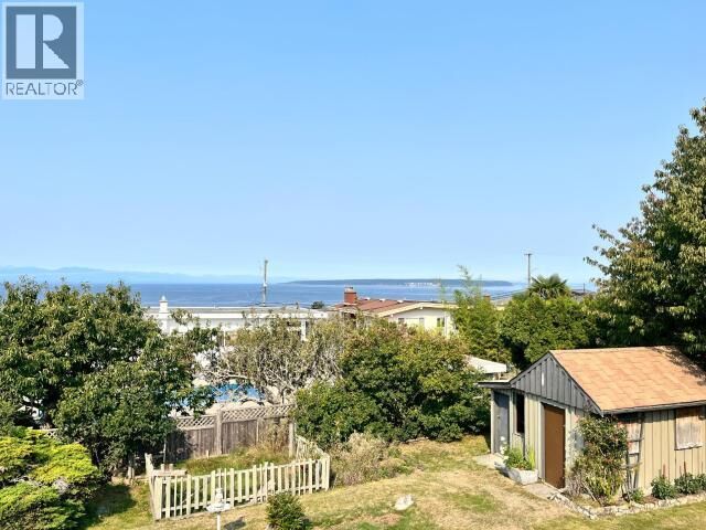 Property Photo: 3763 Selkirk Ave BC V8A 3C2