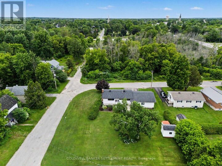 Property Photo: 14 Baynes Street ON K7H 1R1