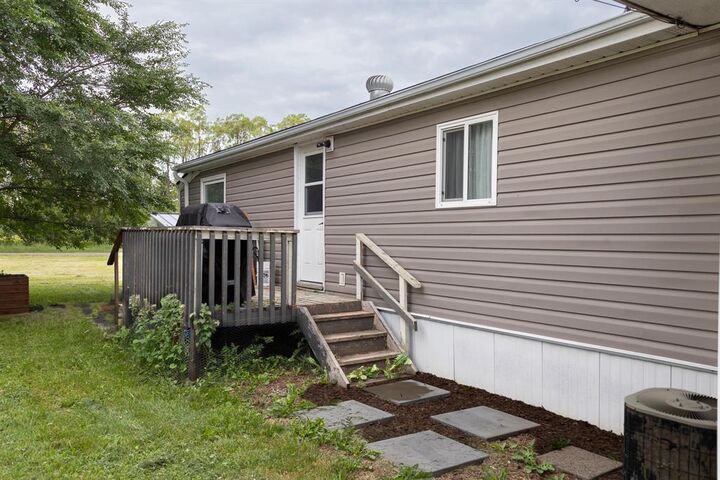 Property Photo: 42 Cottonwood Trailer Court MB R0A 0R0