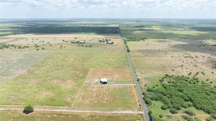 Property Photo: 266 County Road 384 TX 78022